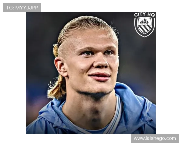 哈兰德错失绝佳机会左脚推射被大马丁轻松扑住